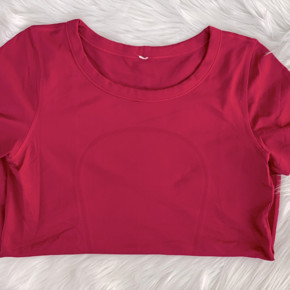 lululemon Swiftly Relaxed-Fit Short Sleeve T-Shirt in Cranberry